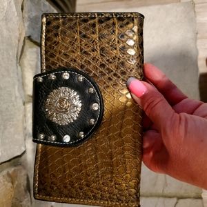 P&G FAUX SNAKE SKIN WALLET